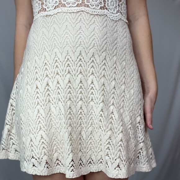 Vintage white crochet style dress - Picture 10 of 14